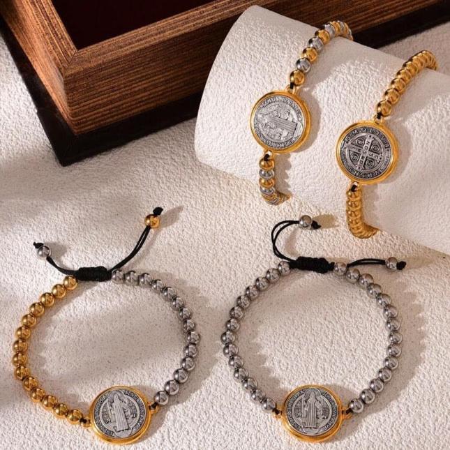 Brazalete de San Benito de Oro y Plata